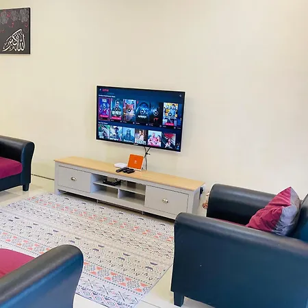 Ila Homestay Senawang Exterior photo